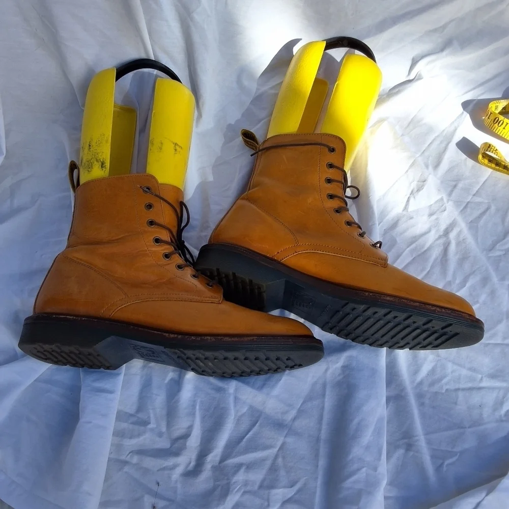 Dr. Martens Felicity Leather tie up boots M8/ W10